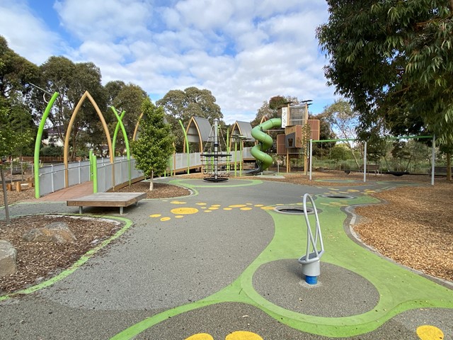 Taylors Lakes Linear Park